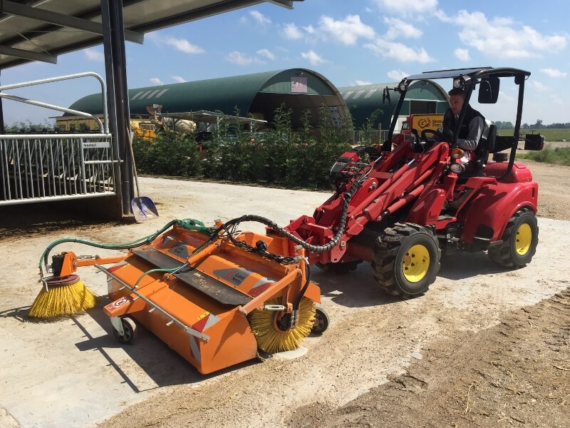 מיני מעמיס GIANNI FERRARI H440-2s