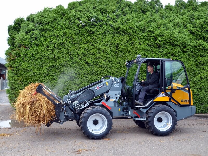 מעמיס טלסקופי GIANT G3500 TELE